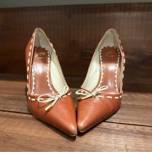 J. Vincent kitten heels leather camel, size 6 womens